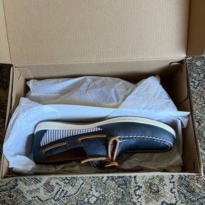 Brand new Sperry boat shoe blue